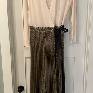 LuLaRoe Cream and Gold Long Sleeve Dress